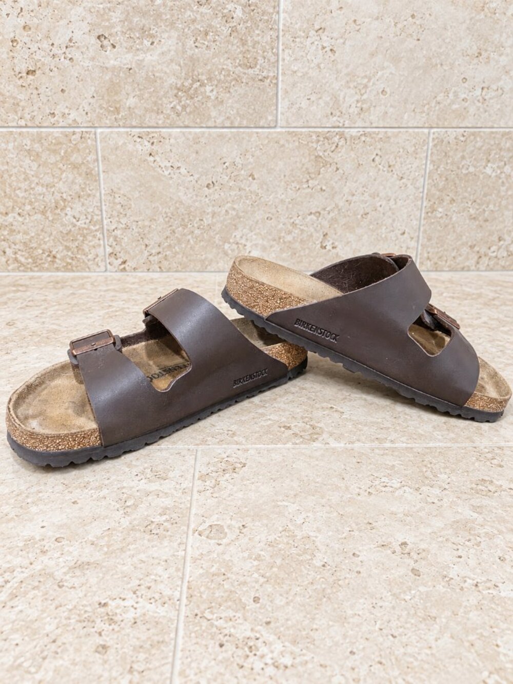 Men’s Birkenstock Arizona Mocha Brown Birko-Flor Sandals Size 9.5 / EU 42